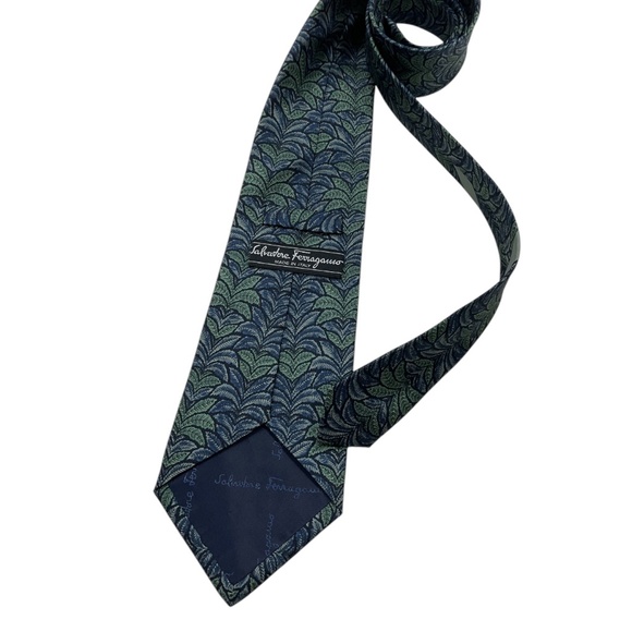 🆕SALVATORE FERRAGAMO Blue/Green Leaf Silk LUXURY Tie ITALY - Picture 2 of 5